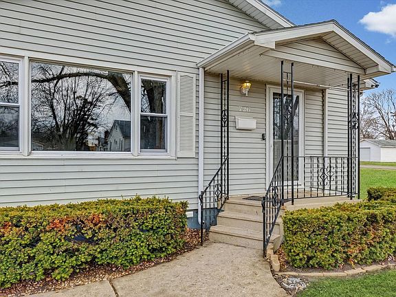 4th image of 726 E Thompson Ave