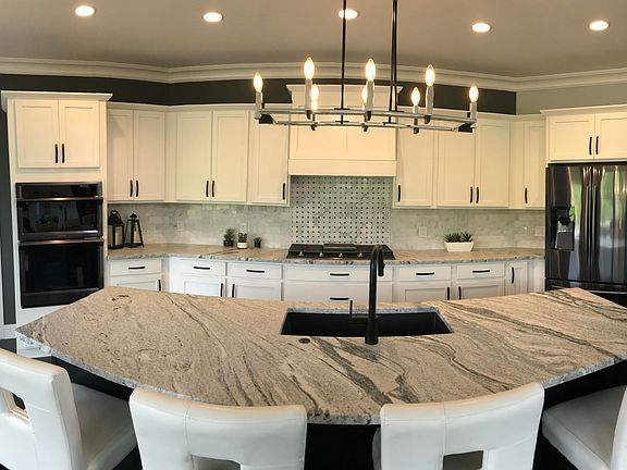 3rd image of 6069 N Sleepy Hollow Ln