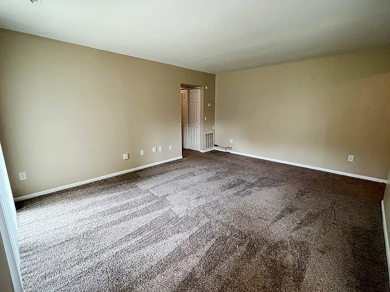 Sharondale Woods Apartments — Photo 58