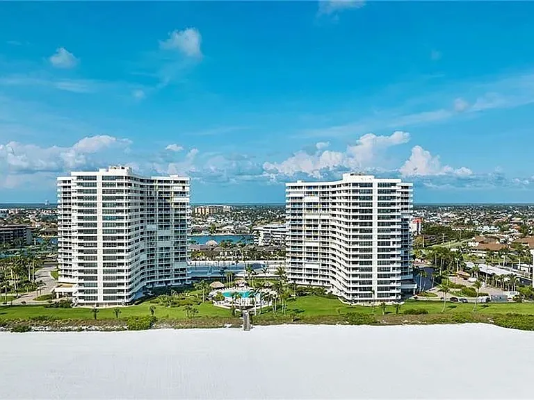 320 Seaview Ct #1208 — Photo 4