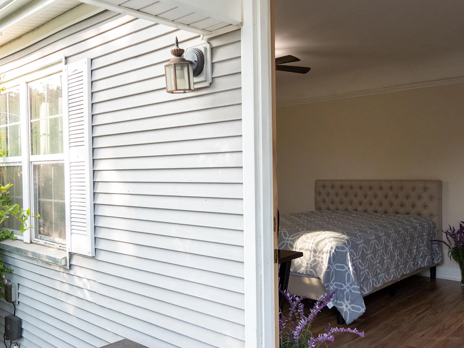 Studio, 250 sqft, $1,548 — Photo 2
