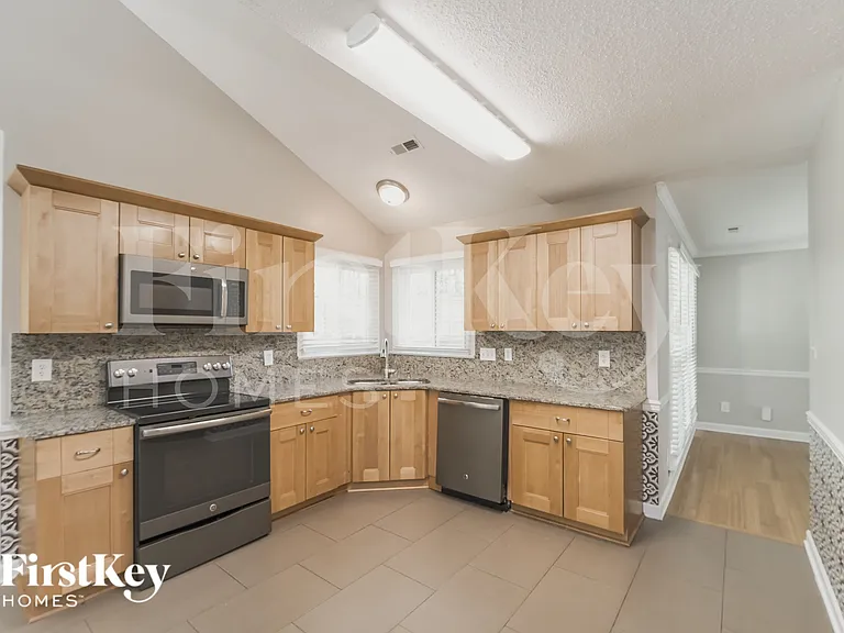 13408 Kintyre Ct — Photo 8