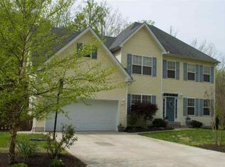 130 S Brooke Dr, Hurricane, WV 25526