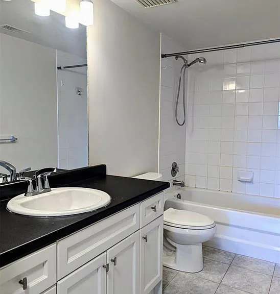 1323 Langlois Ave #302 — Photo 9