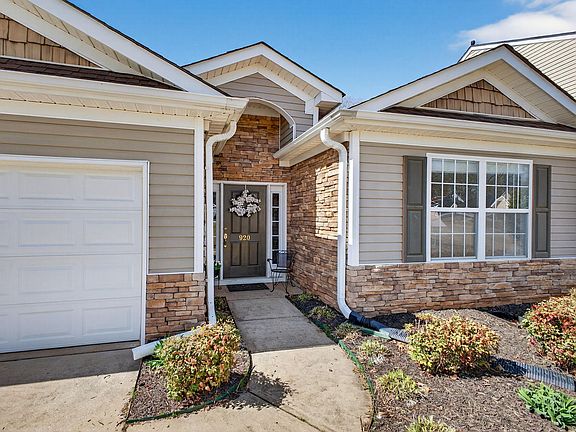 2nd image of 920 Medora Dr