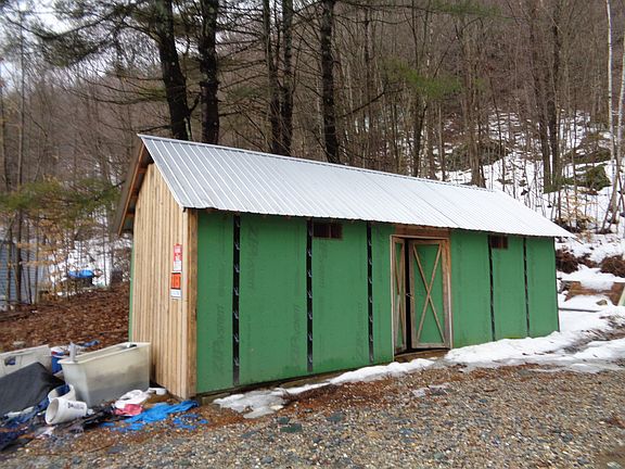 large garage type room 24'