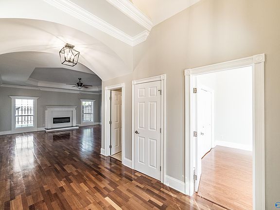 4th image of 111 Compass Point Dr