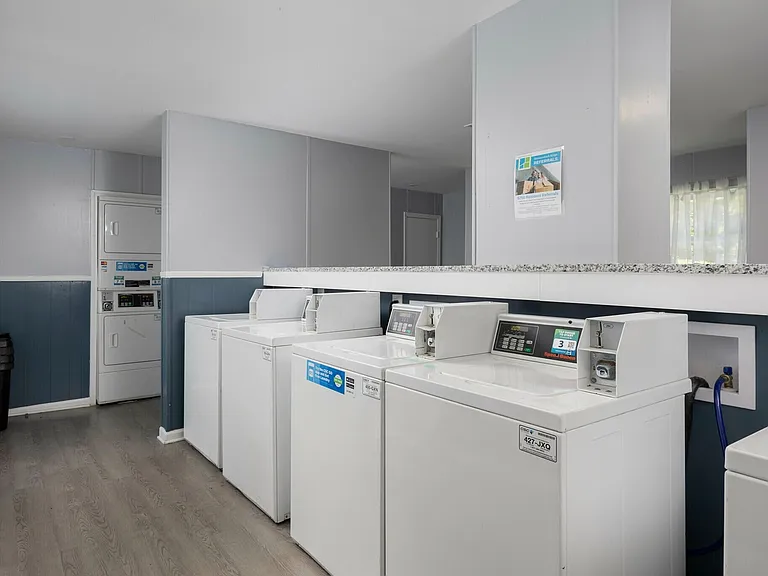 Laundry Center