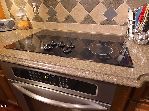 5th image of 2387 Hickory Hill Road