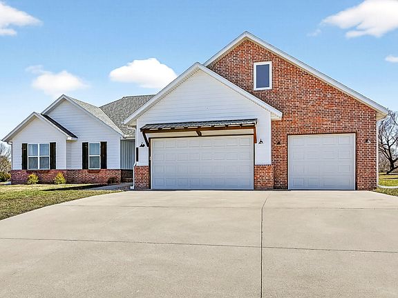 2nd image of 1936 W Big Meadows Lane
