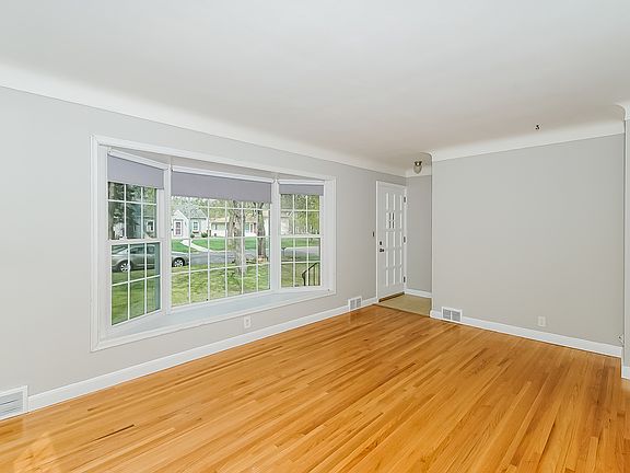 002-photo-living-room-10974162_05122022