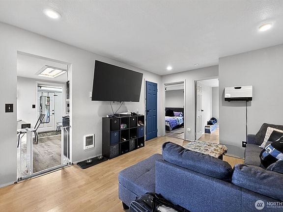 3rd image of 4841 S Sheridan Avenue