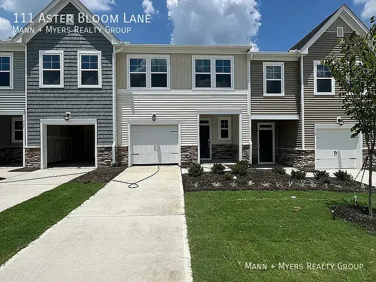3 bd 2.5 ba Townhouse For Rent — Photo 1