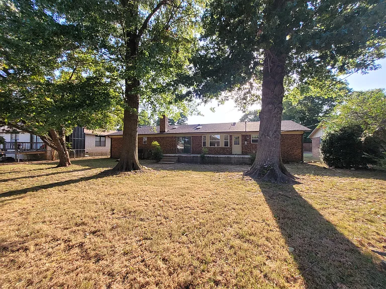 1203 Garner Ave — Photo 5