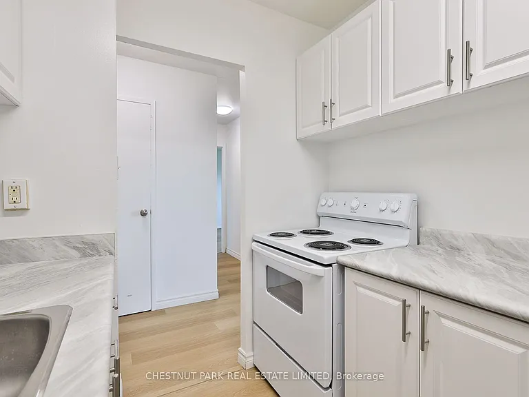 888 Glen St #507 — Photo 8