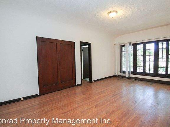 4th image of 367 N Orange Grove Ave #206