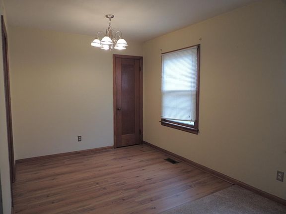 Wood Laminate in Dining Room