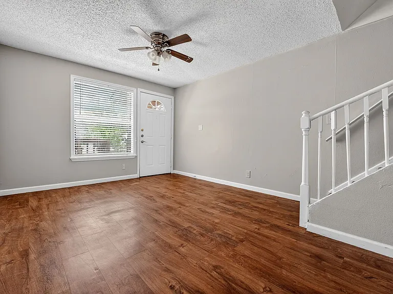 20600 Bonanza St #3 — Photo 6