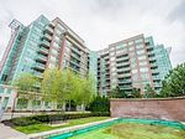 62 Suncrest Blvd #318, Markham, ON L3T 7Y6