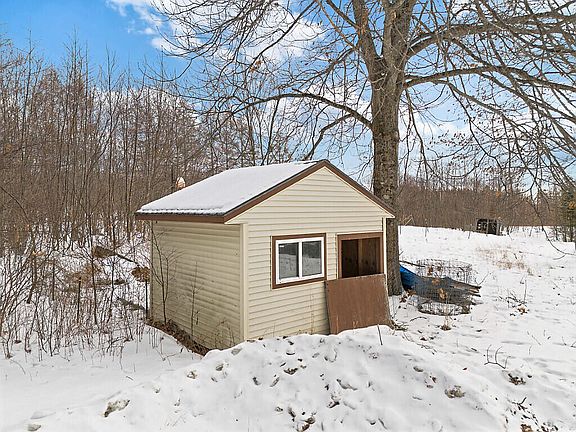 4th image of 557 Preble Avenue
