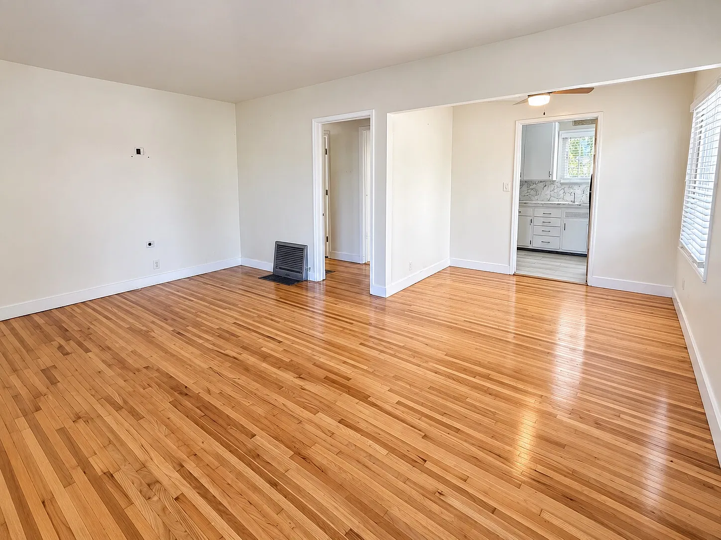 2 bed, 920 sqft, $3,595 — Photo 3