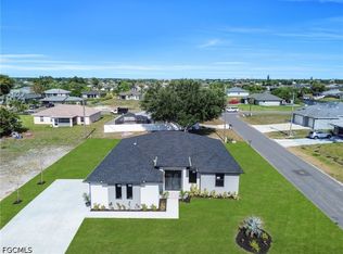 1201 NE 12th Place Cpe, Coral, FL 33909
