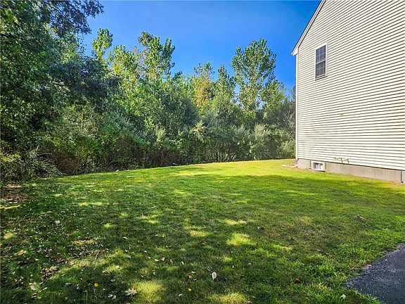 5th image of 57 Fuller Ave