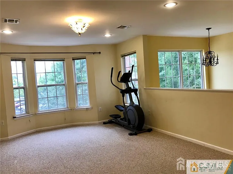 141 Forest Dr — Photo 5