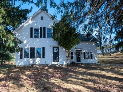 142 Brookfield Rd, Charlton, MA, 01507