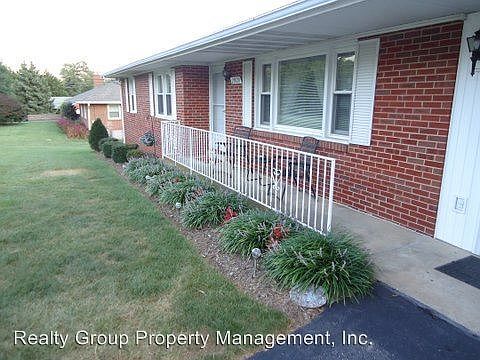2nd image of 25020 Oak Dr