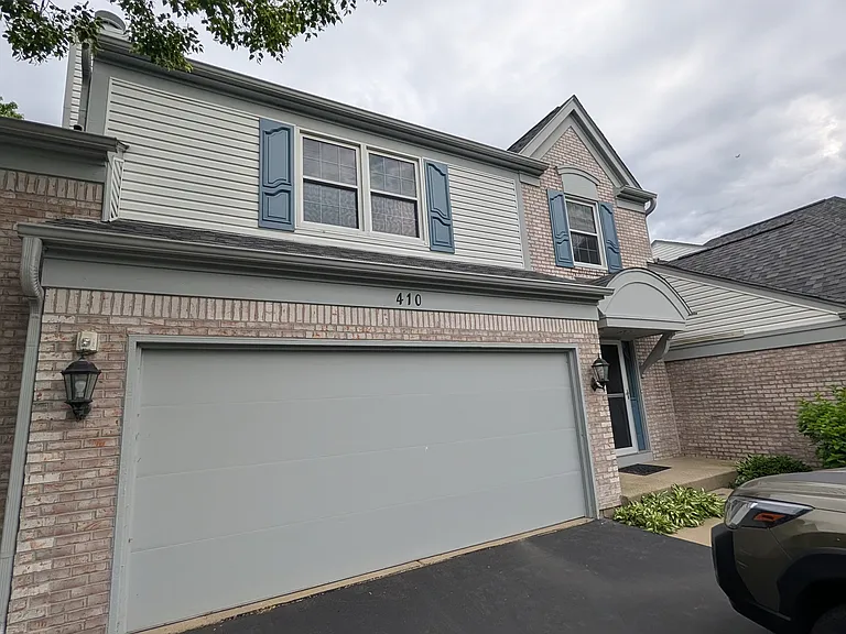 410 Orleans Ave — Photo 1