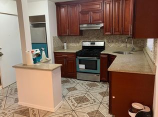 4323 Main St, Flushing, NY 11355