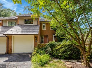 11088 Glade Ct, Reston, VA 20191