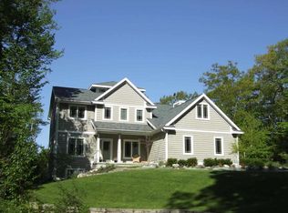 8650 Surfwood Dr, Harbor Springs, MI 49740