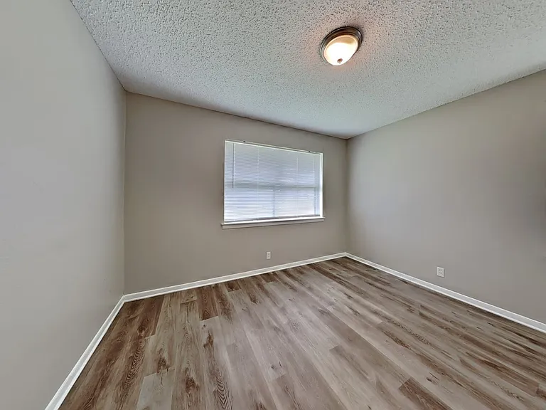 2225 Janice St — Photo 21