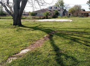 206 5th St, Chalmette, LA 70043