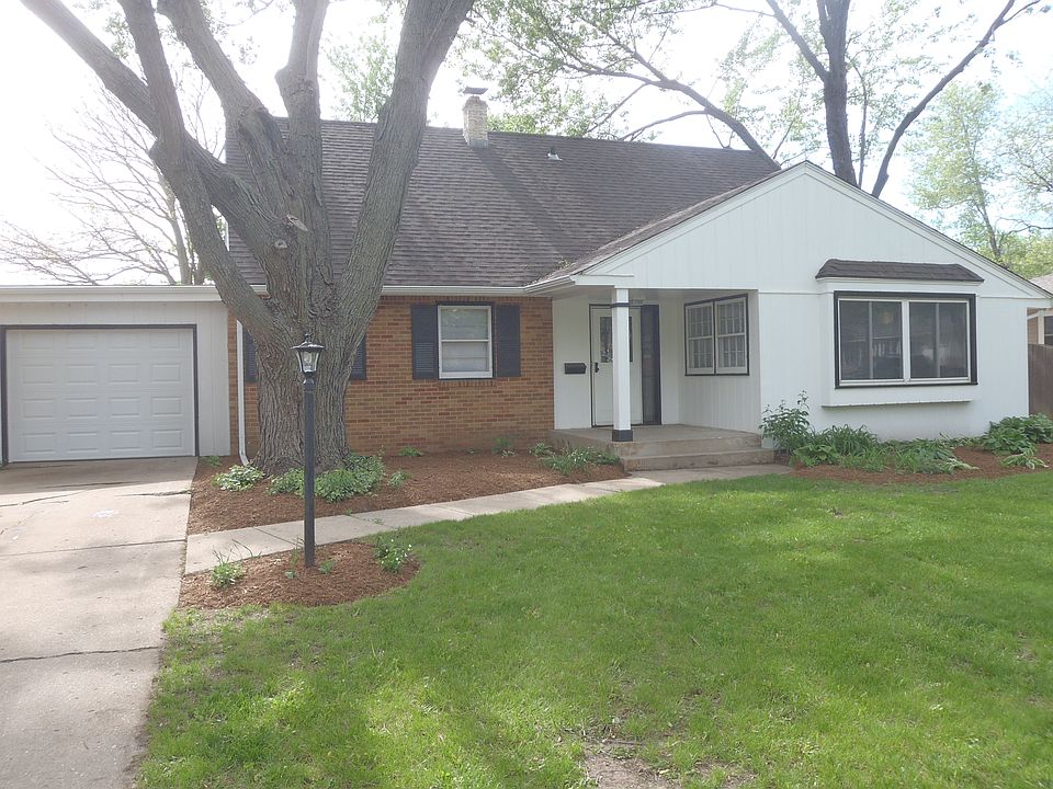 1st image of 2111 Montana Ave