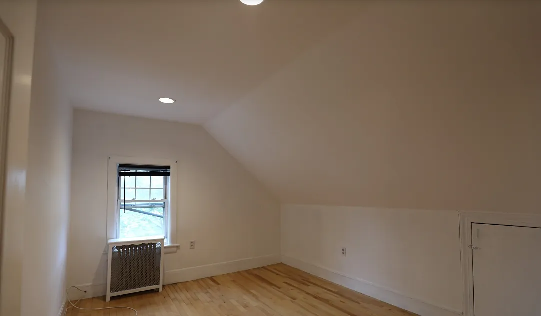 3 bed, 9999 sqft, $3,300 — Photo 2