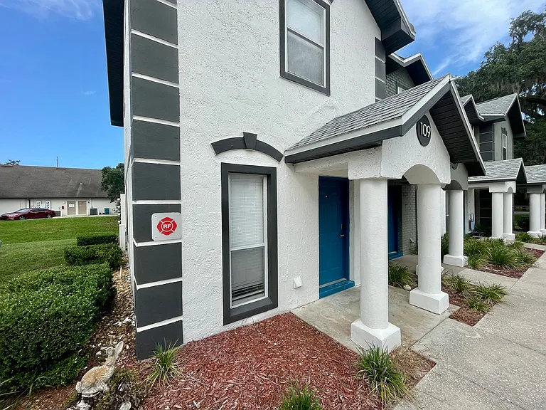 Village Park Townhomes | 2 & 3 Bedroom Apartments in Lady Lake, FL — Photo 97
