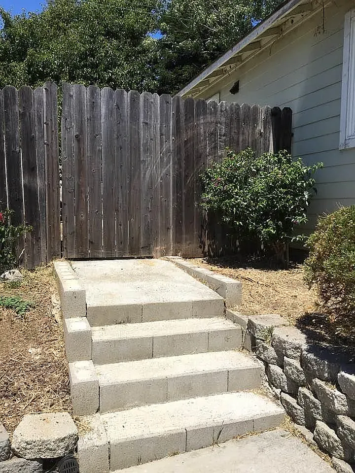 150 Idora Ave — Photo 2