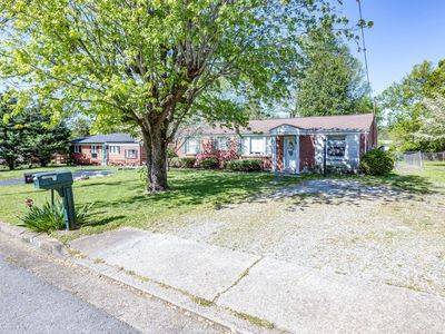 1924 Lynnwood Dr, Columbia, TN, 38401
