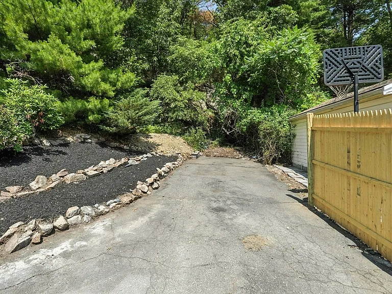 Park Rd — Photo 24