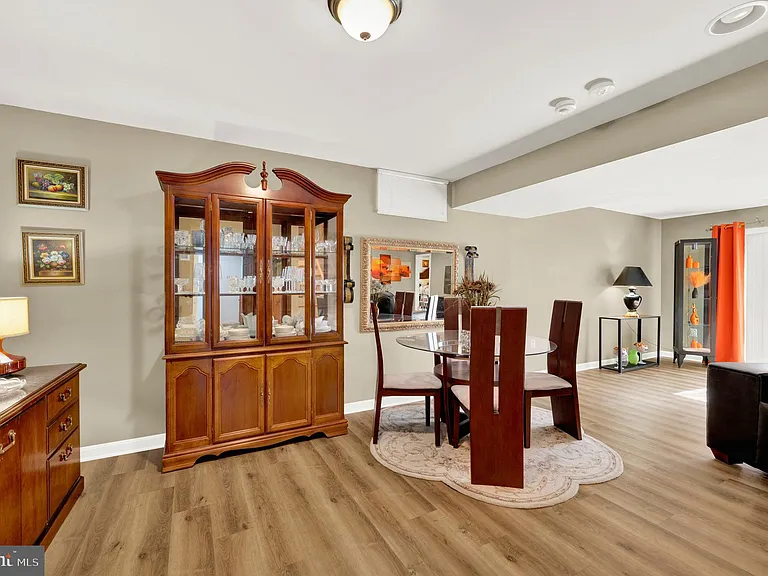 533 Rubens Cir — Photo 48