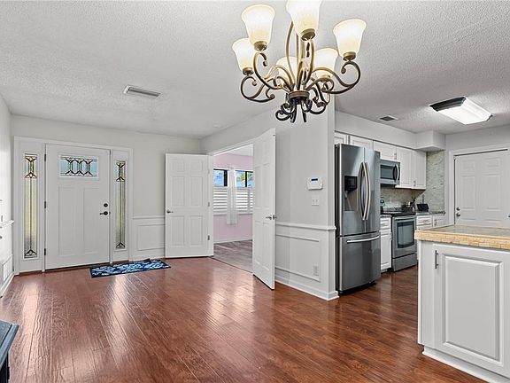 5th image of 118 BEECHWOOD LANE