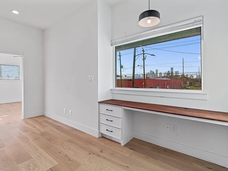 3802 Commerce St — Photo 22