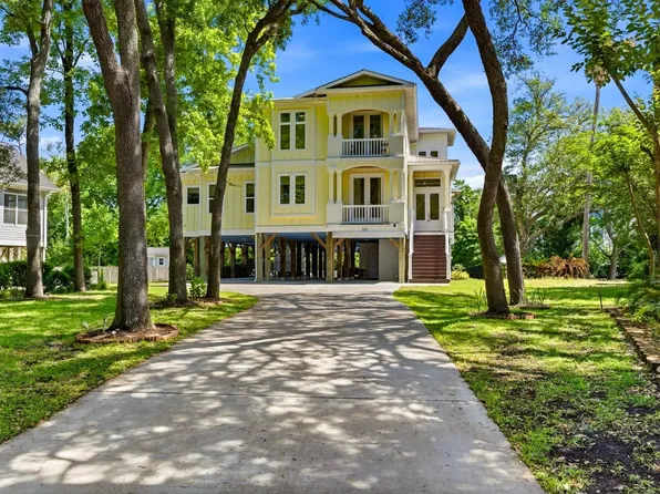 321 N Oak Dr., Surfside Beach, SC 29575