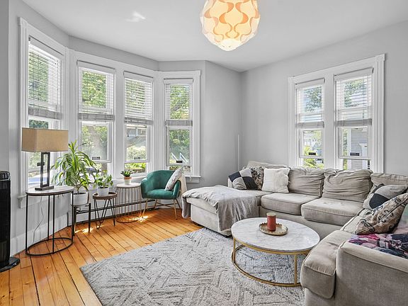 5th image of 74 Woodbine St #1