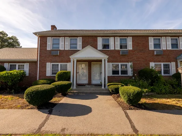 18 Emerson Gardens Rd #18, Lexington, MA 02420