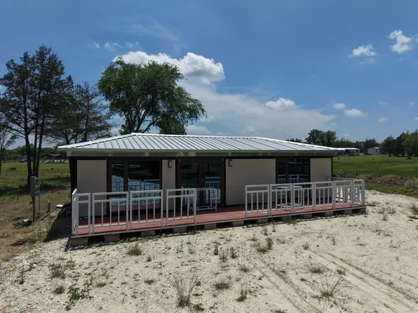 1316 E Titus St, Mexia, TX 76667