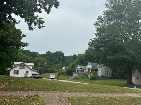 923 Washington St, Danville, VA 24540